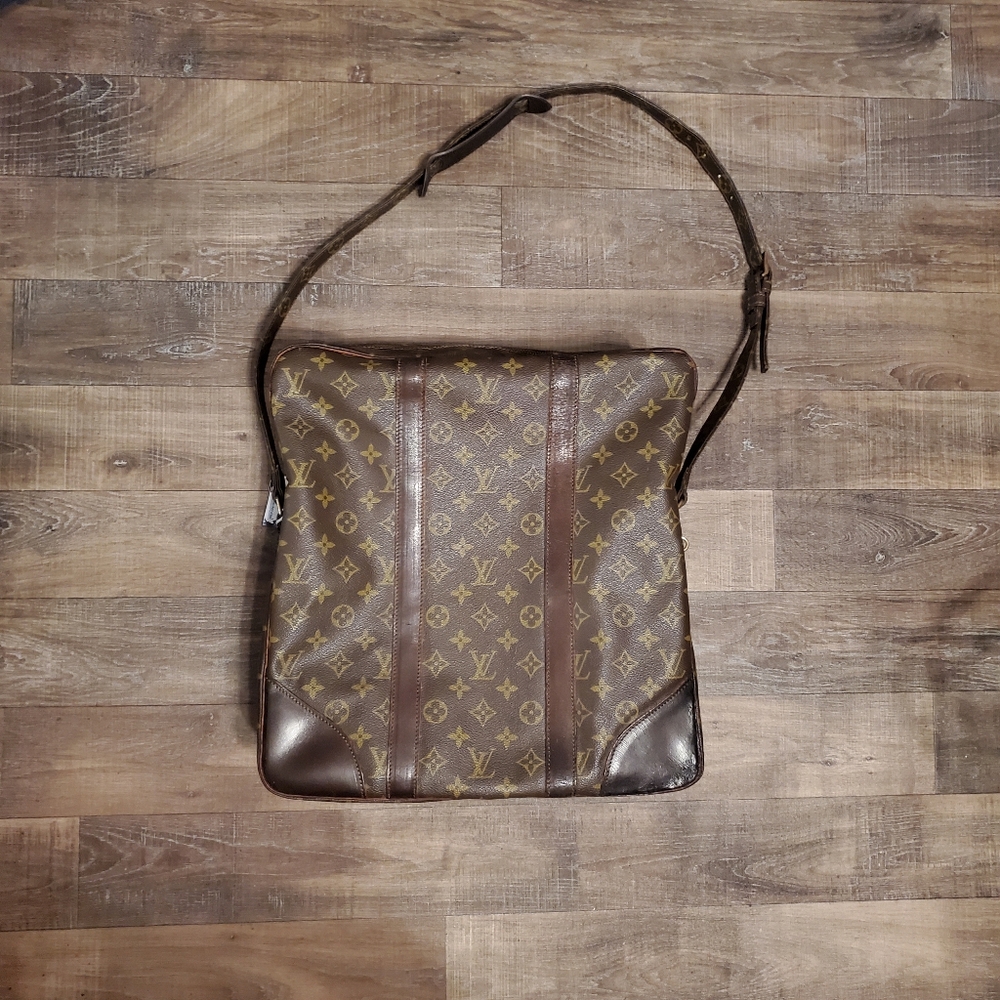 Vintage Louis Vuitton Grand Marceau Bag(unisex)